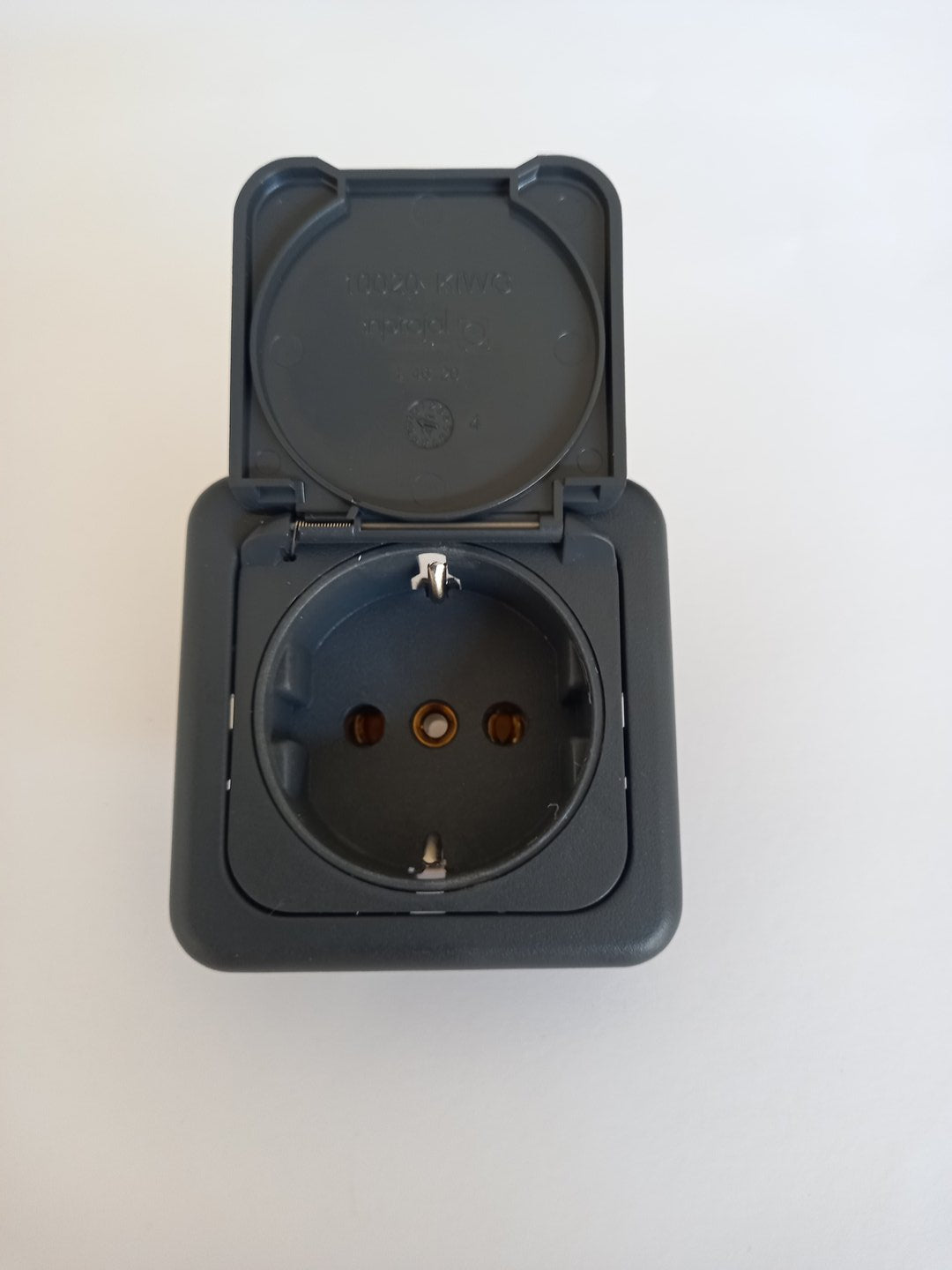 Toma de corriente 230 V antracita con tapa 16 A