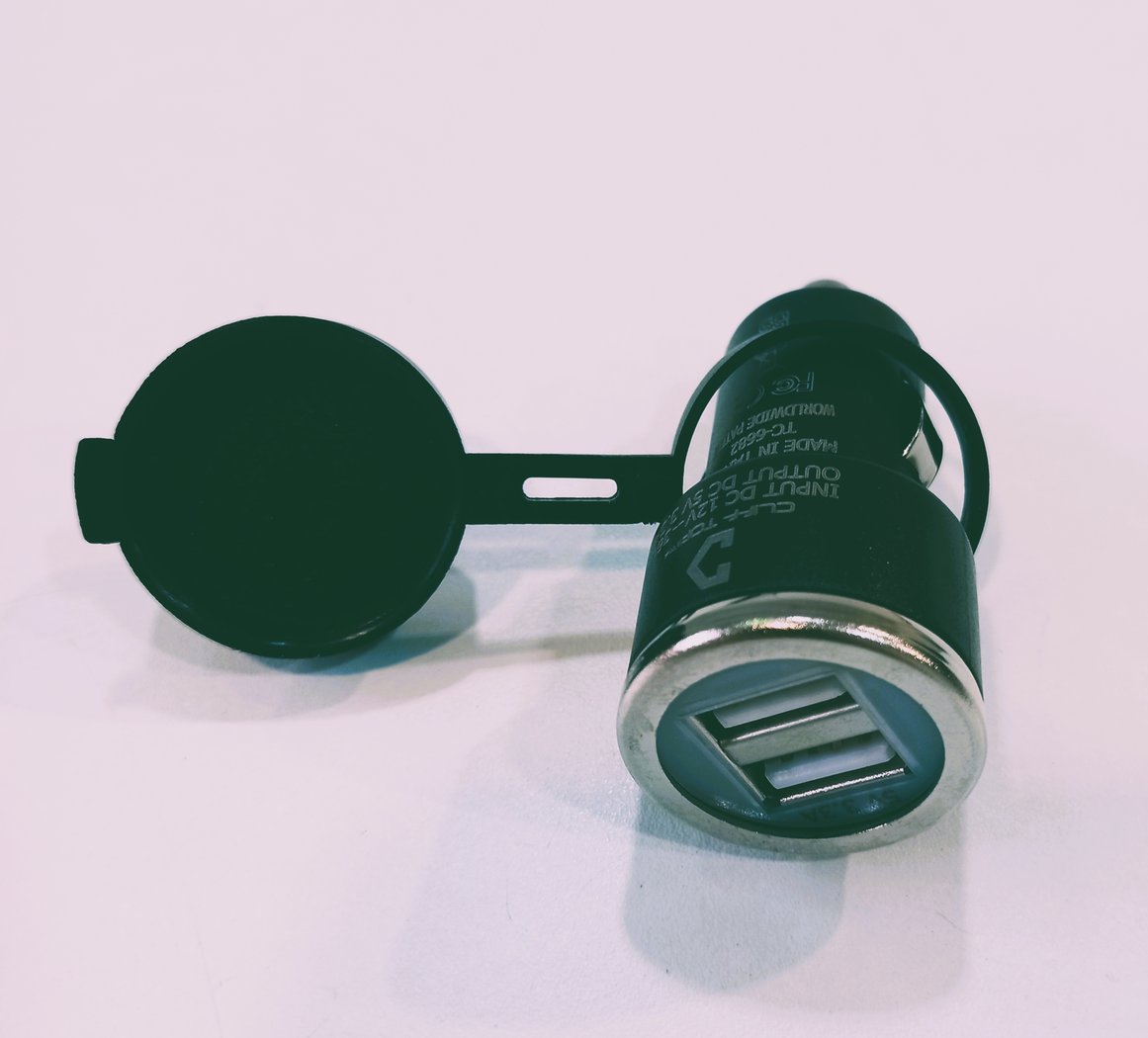 Cargador USB doble para toma de mechero 12/24 V 3,3 A